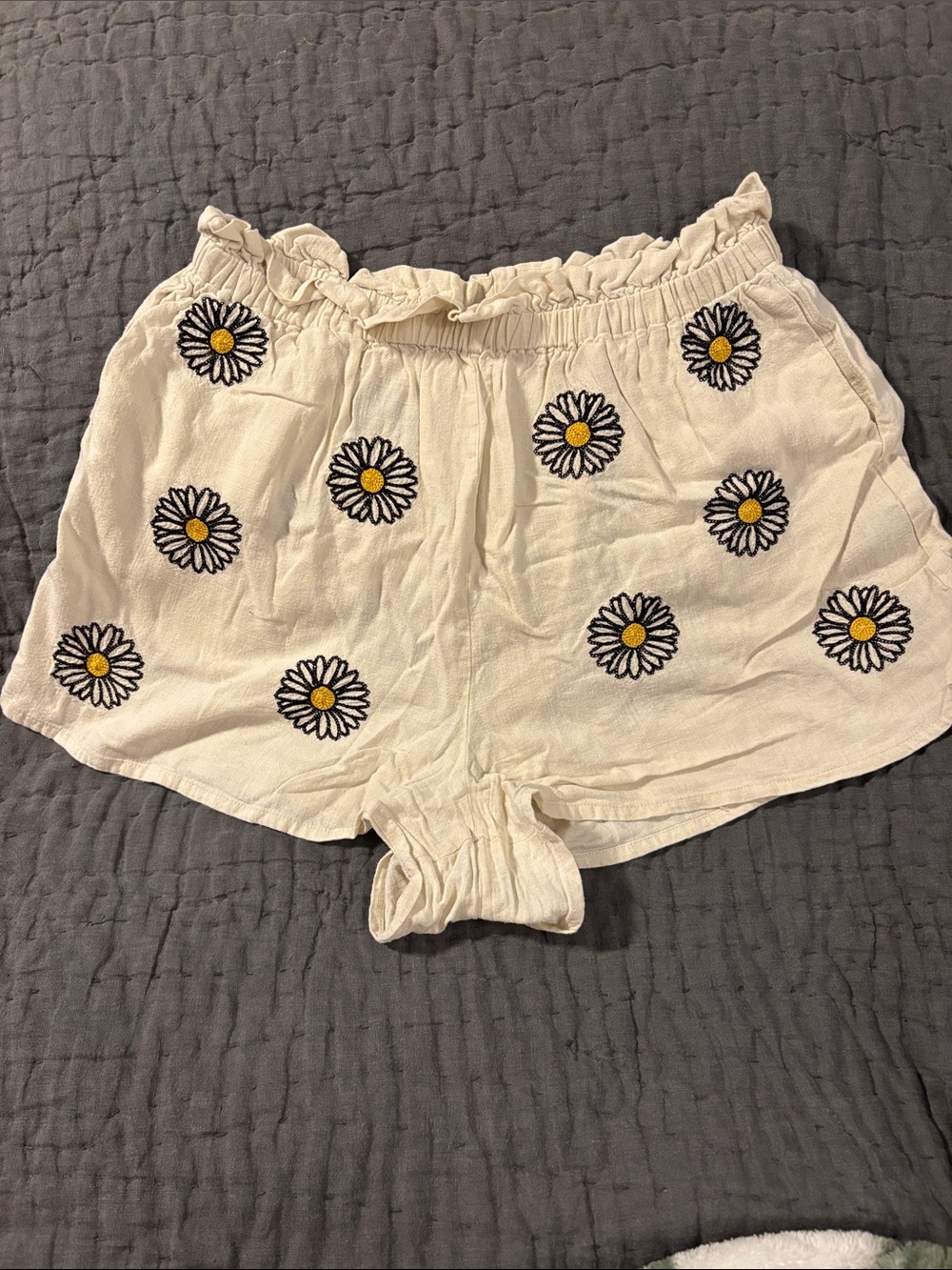 Pepaloves (Anthropologie) Cream Daisy Embroidered Women's Shorts